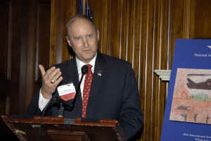 NAA 40-half.jpg (397622 bytes)